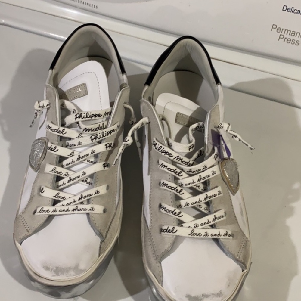 Philippe Mode White distress affect Leather Sneakers with Low-Design.fit…